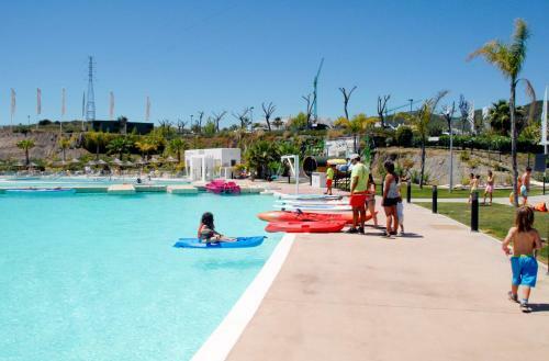 Beautiful Apartment In Alcazaba Lagoon