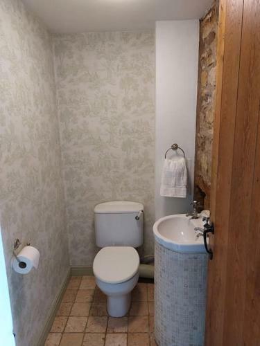 Newly Renovated Farmstyle Cottage