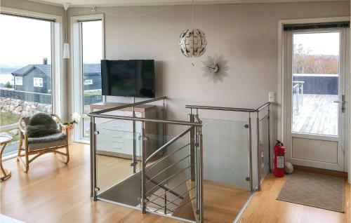Five-bedroom Holiday Home In Lindesnes