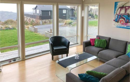 Five-bedroom Holiday Home In Lindesnes