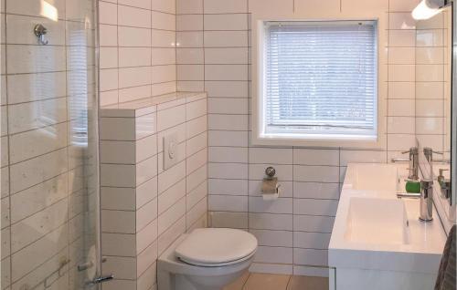 Five-bedroom Holiday Home In Lindesnes