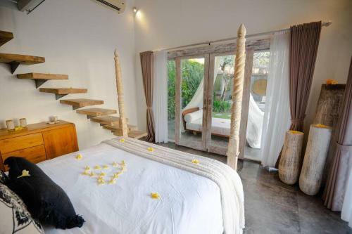 Fully-serviced 2 Bedroom Luxury Villa