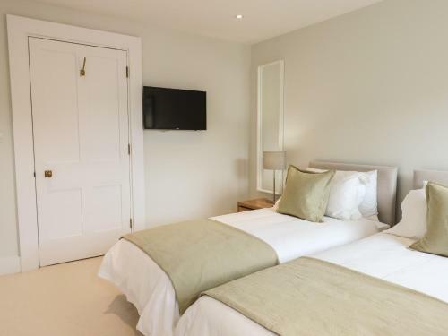Apartment 3 Royal Dart