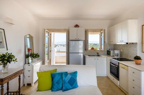 Beautiful Apartment With Sea View In Paros