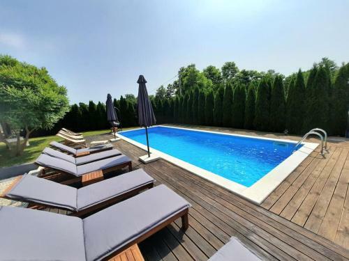 Large Apartment In Central Istria With Private Pool