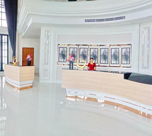 Grand Lord Hotel & Resident
