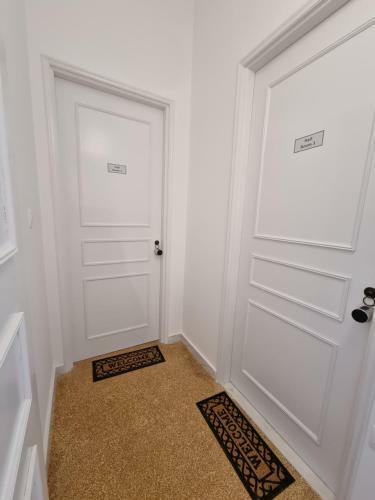 Hall Apartments & Rooms - Ath Airport