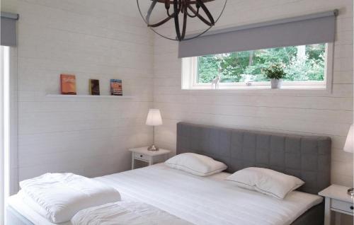 Three-bedroom Holiday Home In Kopingsvik