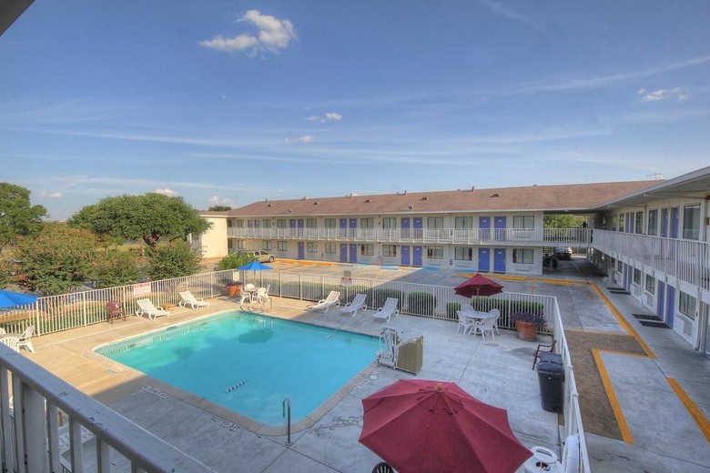 Motel 6 San Antonio - Fiesta