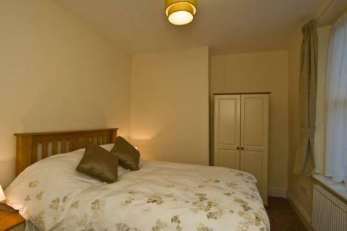Calderdale Terraces, 3 Minute Walk To The Square