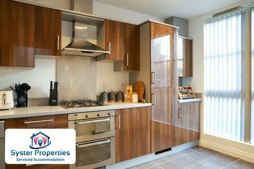 Watkin Heights- 5 Bed Lovely Home/ Groups/work /families