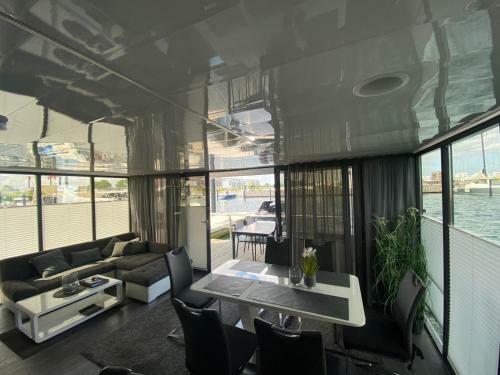 Apartamento Hausboot Ferienhaus Captains Boat