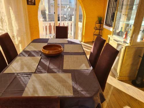 Impeccable 7-bed Villa In Monforte Del Cid