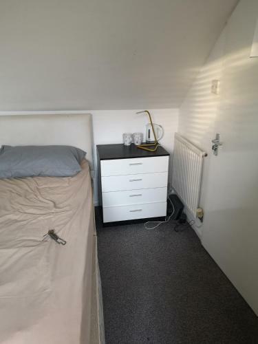 Comfortable Rooms Near Alexander Hospital