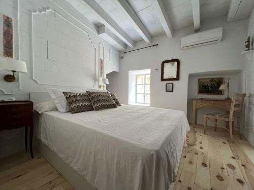 Casa de La Cruz Full Property