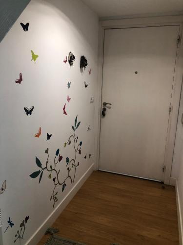 Apartamento Studio En F1 Bis, Proche Commodit�s Et Fronti�res.