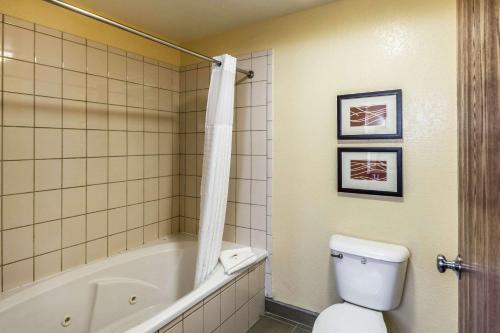 Hotel Baymont Inn & Suites - North Aurora