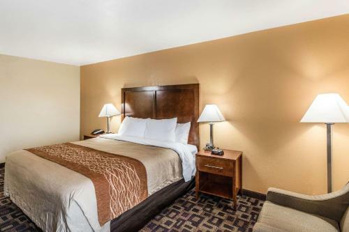 Hotel Baymont Inn & Suites - North Aurora