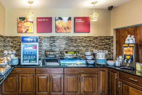 Hotel Baymont Inn & Suites - North Aurora