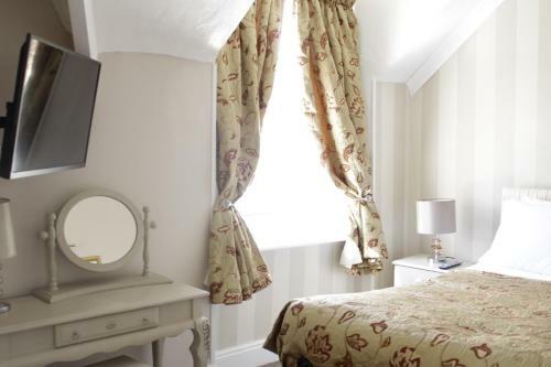 Hostal Clifton Villa Guest House