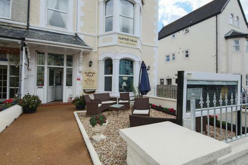 Hostal Clifton Villa Guest House