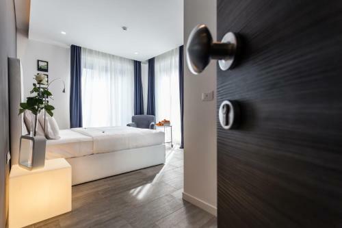 Hostal Made To Measure Business