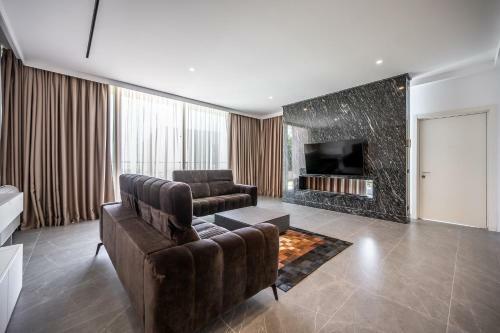 Atomium Twin Villas