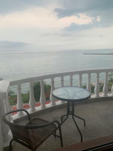Apartment By The Sea