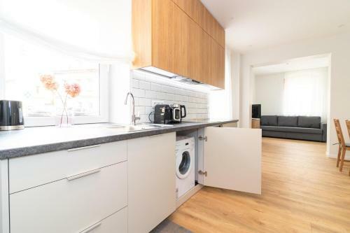 Top Street One Apartments, By Cohost