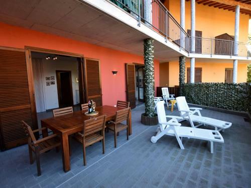 Pleasant Apartment In Argegno With Private Terrace