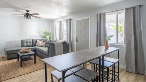 Wanderjaunt - Cozy 2br Apartment In Scottsdale