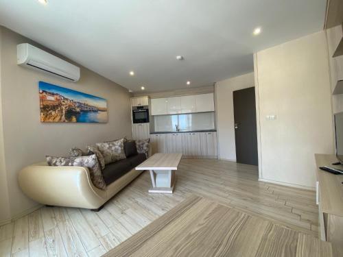 Sea View One Bedroom Apartment In Paradiso Complex 102