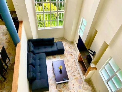 Casa Con Parking Y Terraza En Sector Exclusivo