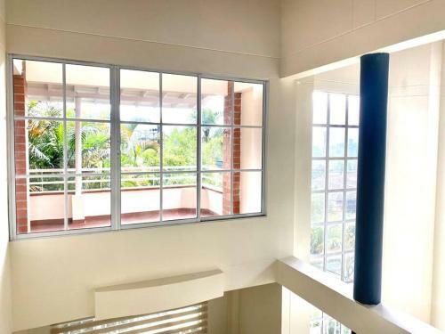 Casa Con Parking Y Terraza En Sector Exclusivo