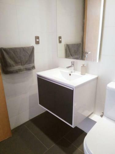 Apartamento Habitacion Privada Cerro Alegre Con Desayuno.