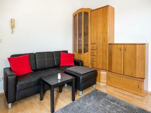 Charming Holiday Home In Klagenfurt With Garden