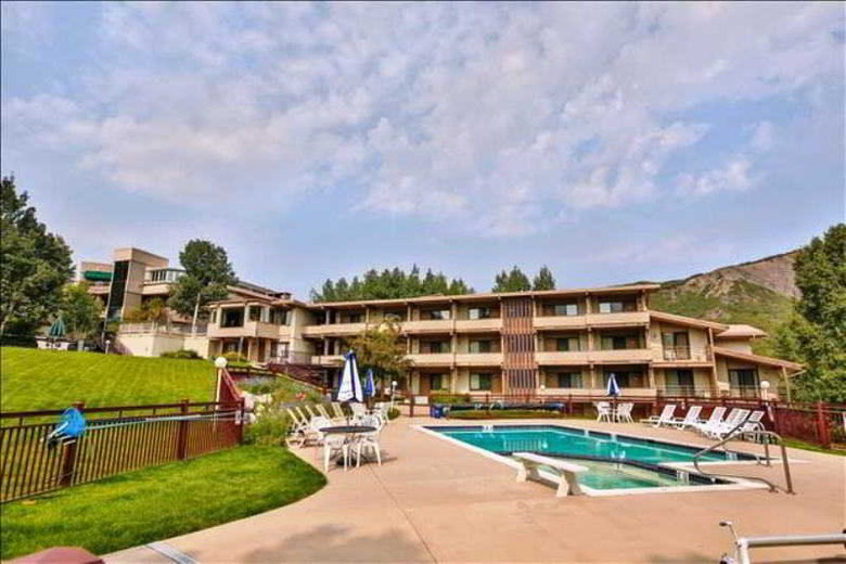 Hotel Pokolodi Lodge