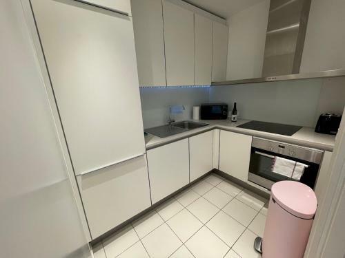 Pass The Keys Studio Apartment In The Iconic Cube