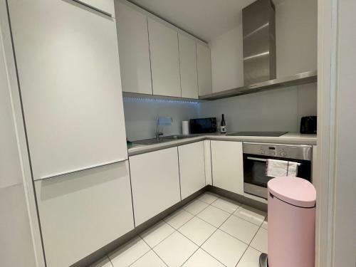Pass The Keys Studio Apartment In The Iconic Cube