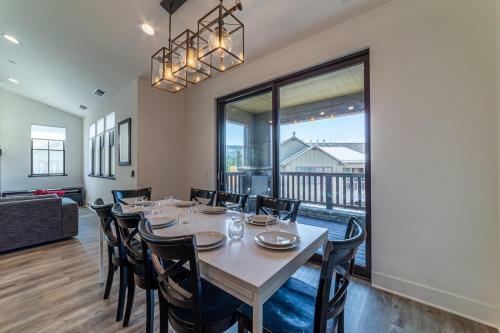 #519 Luxurious New Build, With Mountain Views