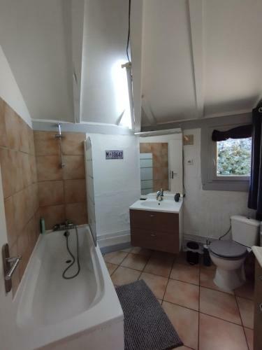 Maison Atypique Dans Un Endroit Calme Arbor�