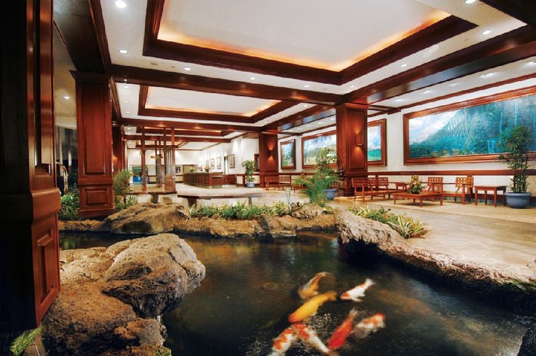 Hotel Aston At The Waikiki Banyan