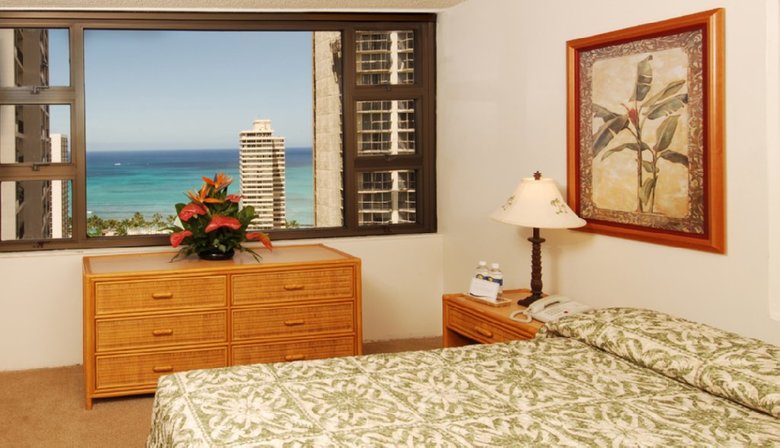 Hotel Aston At The Waikiki Banyan