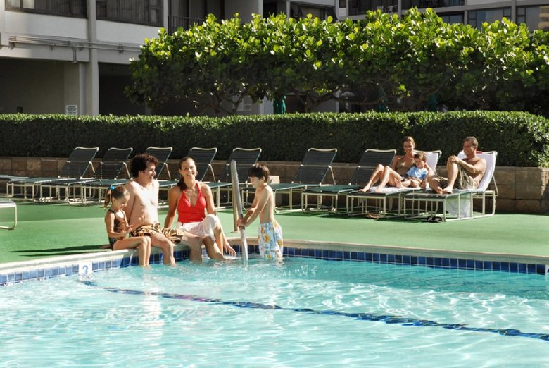 Hotel Aston At The Waikiki Banyan