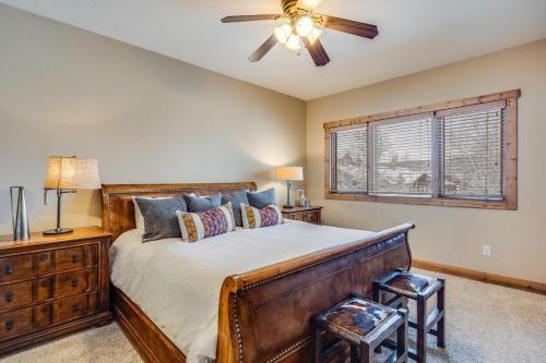 #1051- Stunning Snowflake Townhome