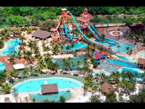 Apartamento No Ol�mpia Park Resort (Melhor Pre�o!)