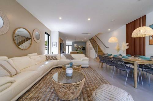 Villa Las Olas Designer Home With Heated Pool - Must!