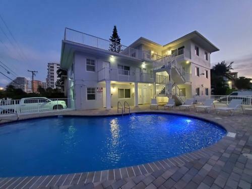 Apartamento Bayshore Breeze 7 - King Bed, Kitchen, Parking