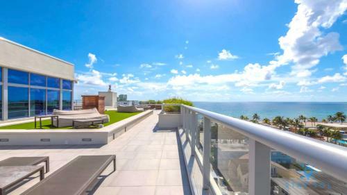 Posada 5 Beachfront Resort Rooftop Pool Hollywood Beach Broadwalk