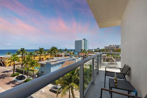 5 Rooftop Pool Balcony With Ocean View Hollywood Beach Broadwalk